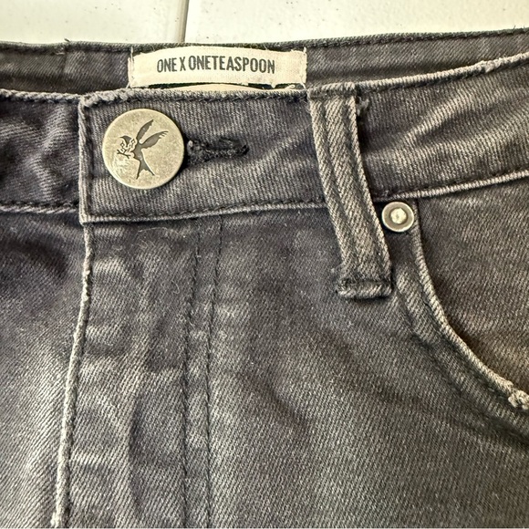 One Teaspoon Harlets High Rise Black Denim Shorts Size 26 - Picture 5 of 10